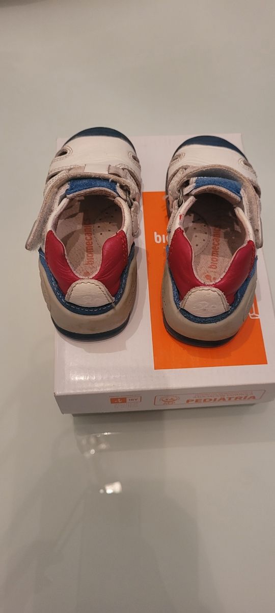 Sandalias biomecanics T.19