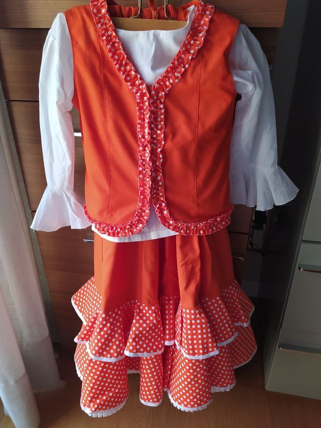 Traje flamenca/ Sevillana