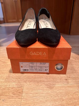 Zaparos de ante negro