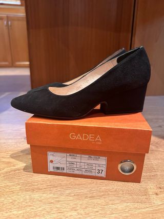 Zaparos de ante negro