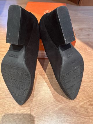 Zaparos de ante negro