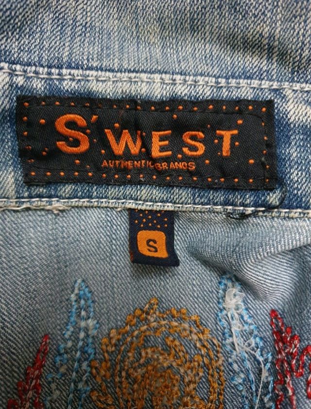 Chaqueta vaquera corta