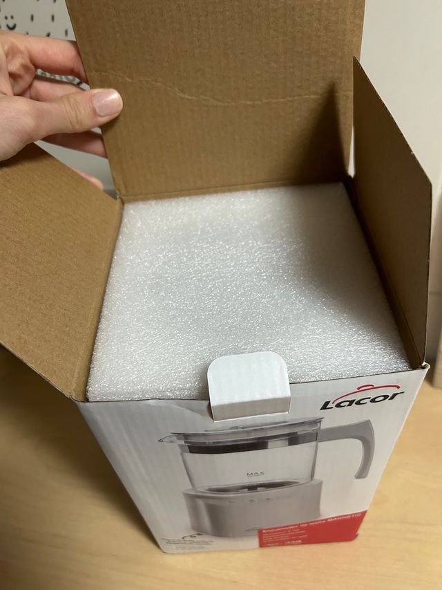 Espumador y calentador de leche o agua