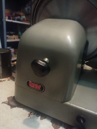 BNV - Affettatrice lama da 24