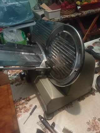 BNV - Affettatrice lama da 24