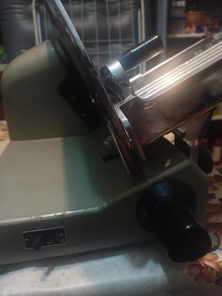 BNV - Affettatrice lama da 24