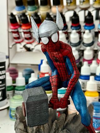 Figura Spider-man pintada a mano