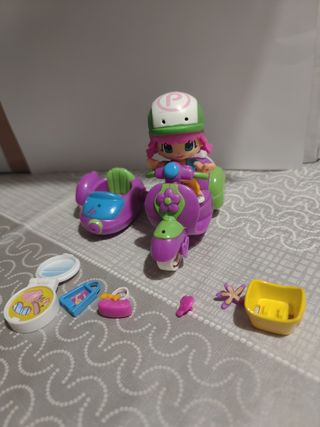 Juguetes. Pin y Pon en moto.