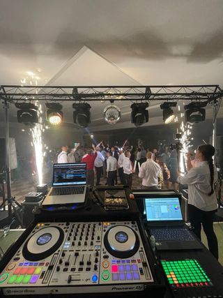 Alquiler de maquinas de fuego frio bodas