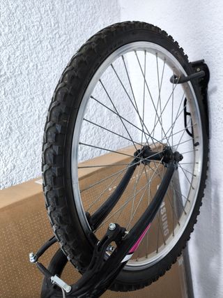 Bicicleta niño prácticamente nueva
