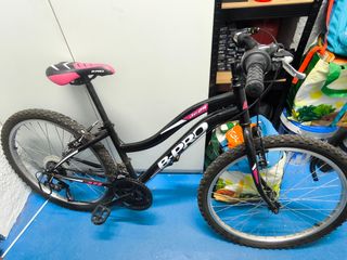 Bicicleta niño prácticamente nueva