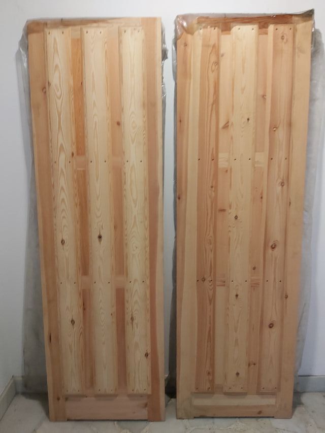 PUERTA MADERA MACIZA