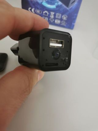 *Cámara cargador oculta*
