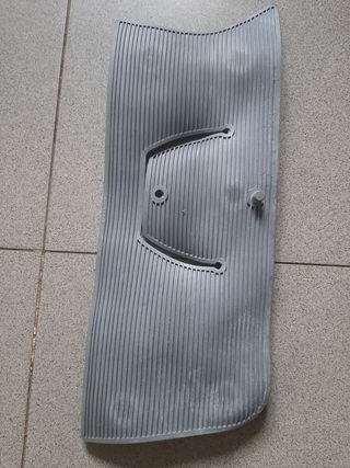 PROTECTOR DEL RADIADOR PARA RENAULT 6.