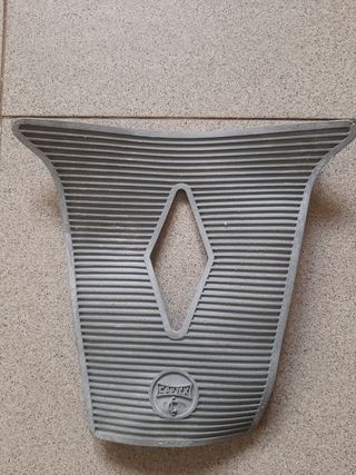 PROTECTOR DEL RADIADOR PARA RENAULT 6.