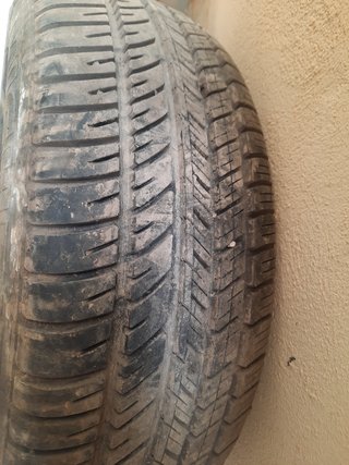 Rueda opel zafiro año 2000
