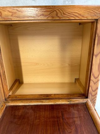 Antigua nevera de madera