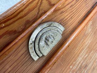 Antigua nevera de madera