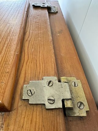 Antigua nevera de madera