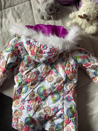 Conjunto cazadora y botas de nieve