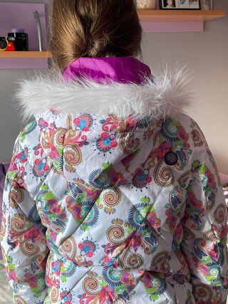 Conjunto cazadora y botas de nieve