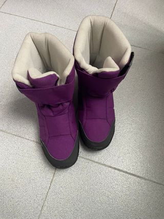 Conjunto cazadora y botas de nieve