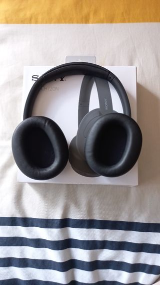 Auriculares Sony WH-CH720N
