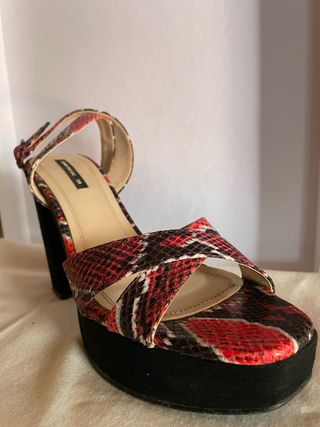 Sandalias tacon estampadas