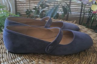 Sapatos rasos Mary Jane azul acizentado.
