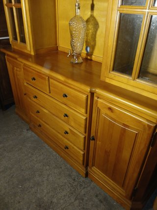 Mueble madera maciza se vende