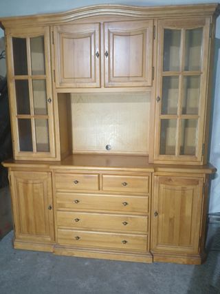 Mueble madera maciza se vende