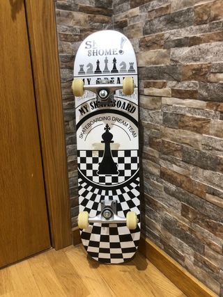 Monopatín BELEEV Skateboards 