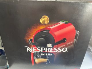 Cafetera Nespresso Inissia Roja
