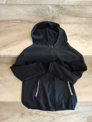 Sudadera mujer marca Benetton.