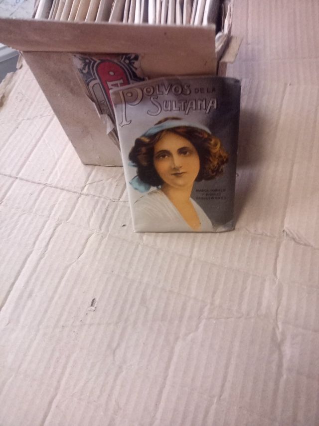 caja entera maquillaje antiguo