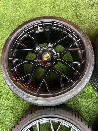 Llantas 992 Spyder RS 20" & 21"