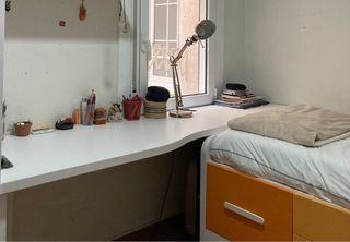 Cama individual doble y Mesa escritorio