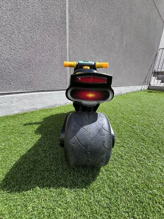 Moto correpasillos batman