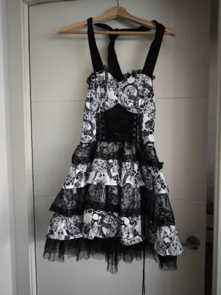 Vestido calaveras negro y blanco
