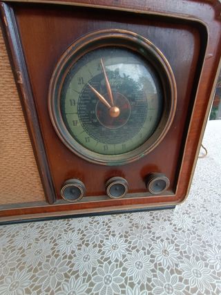 Radio antigua Iberia modelo mensajero 644a 1954