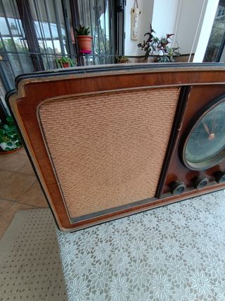 Radio antigua Iberia modelo mensajero 644a 1954