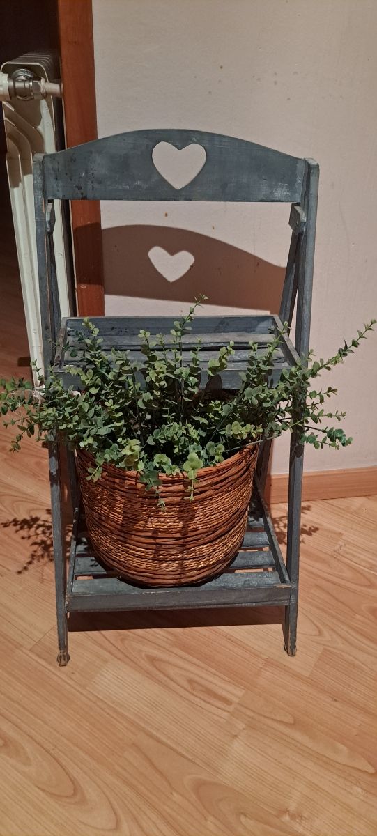 Estanteria con Cesto mimbre