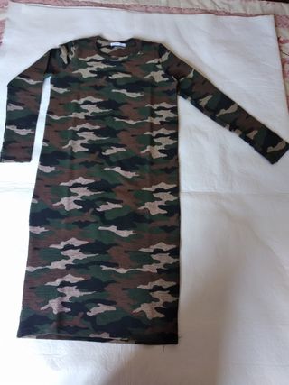 Vestido militar.