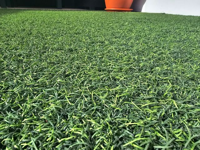 Precio m2. 4€. Cesped Artificial