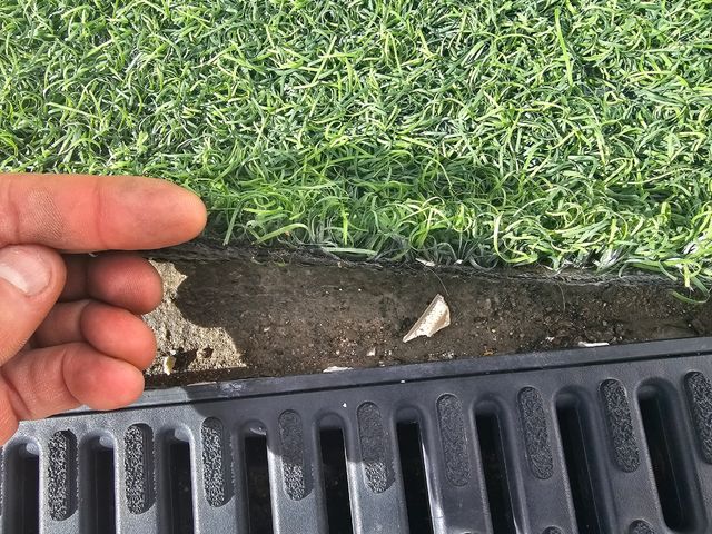 Precio m2. 4€. Cesped Artificial