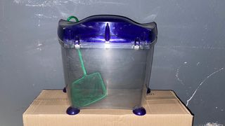 Pecera pequeña de plástico