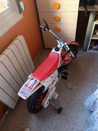 Moto de cross injusa eléctrica