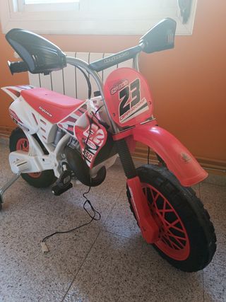 Moto de cross injusa eléctrica