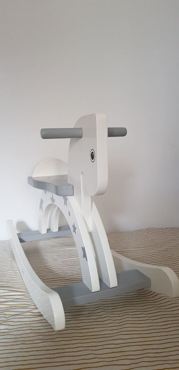 Caballo balancín niñ@