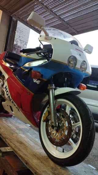 REPLICA HONDA VFR 750 RC30
